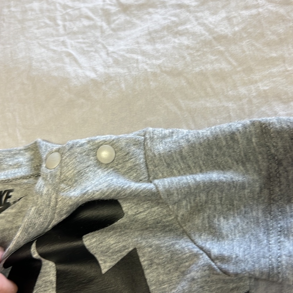 ‎Nike - Picture 4 of 5